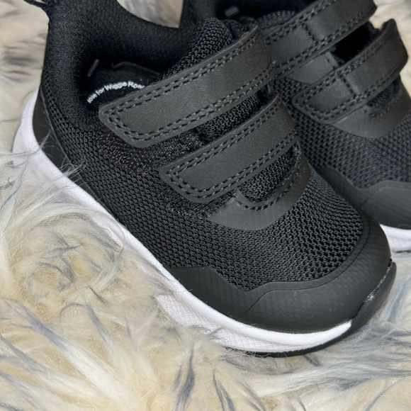 Toddler Shoes set of 3 - Picture 7 of 8